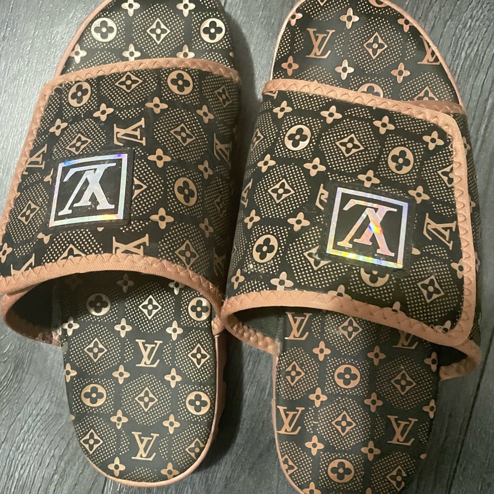 Louis Vuitton Black and Brown Monogram Slides worn twice Good condition